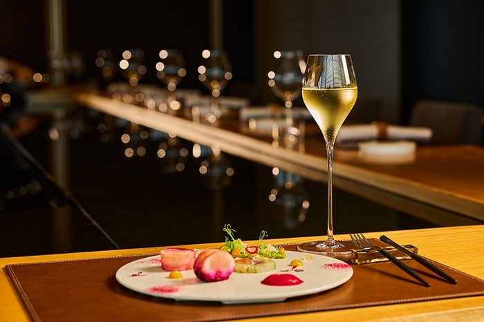 カウンター席でのロマンティックなひととき