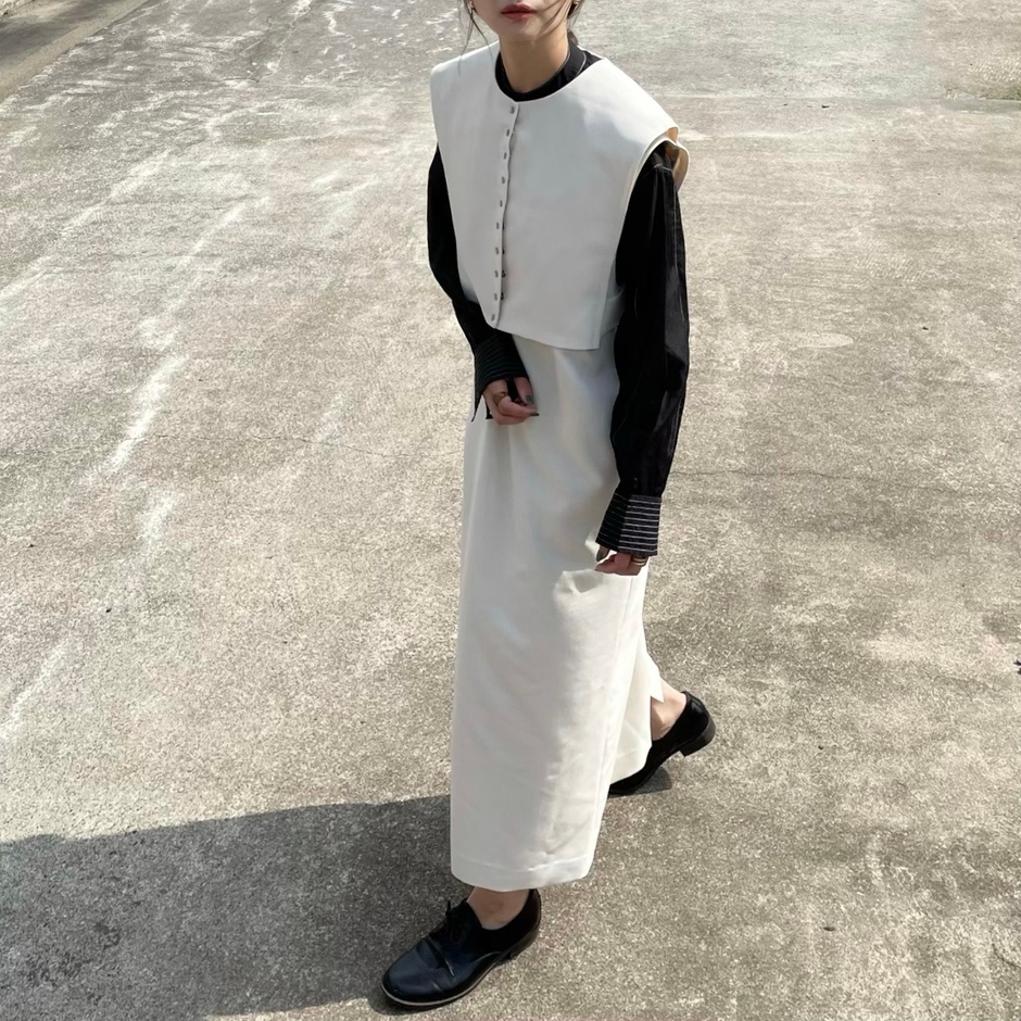 ショートベスト×ジャンスカセット／￥18,920(税込)