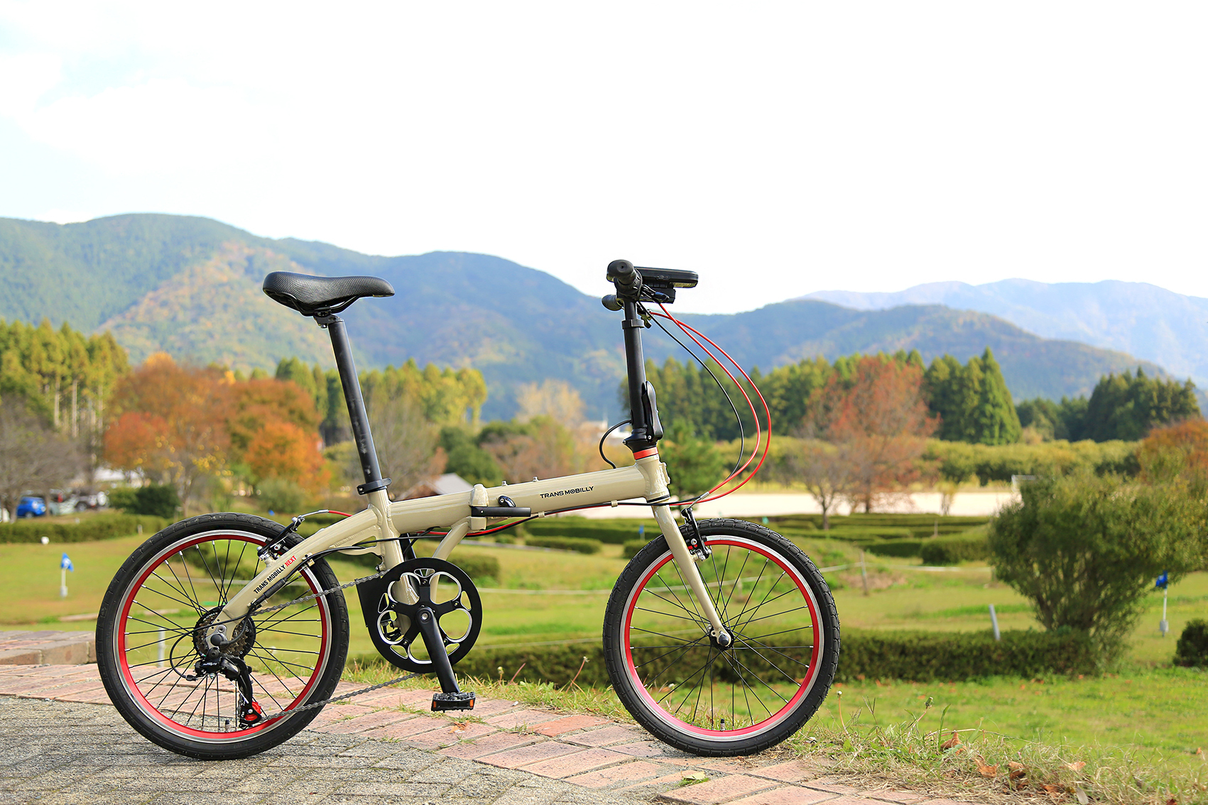 持ち運ぶためにつくられた電動アシスト自転車 「TRANS MOBILLY NEXT