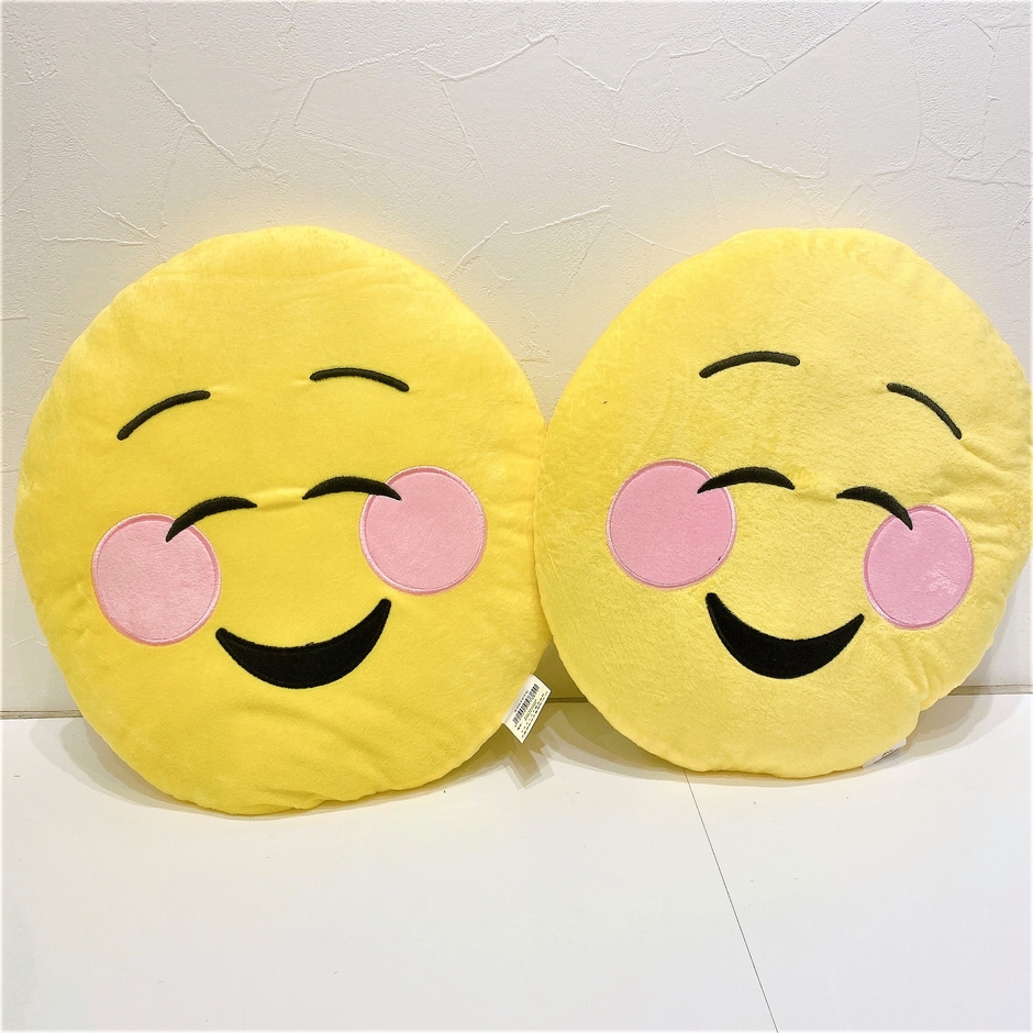 ニヤニヤしているようにも、笑顔でキレているようにも見える