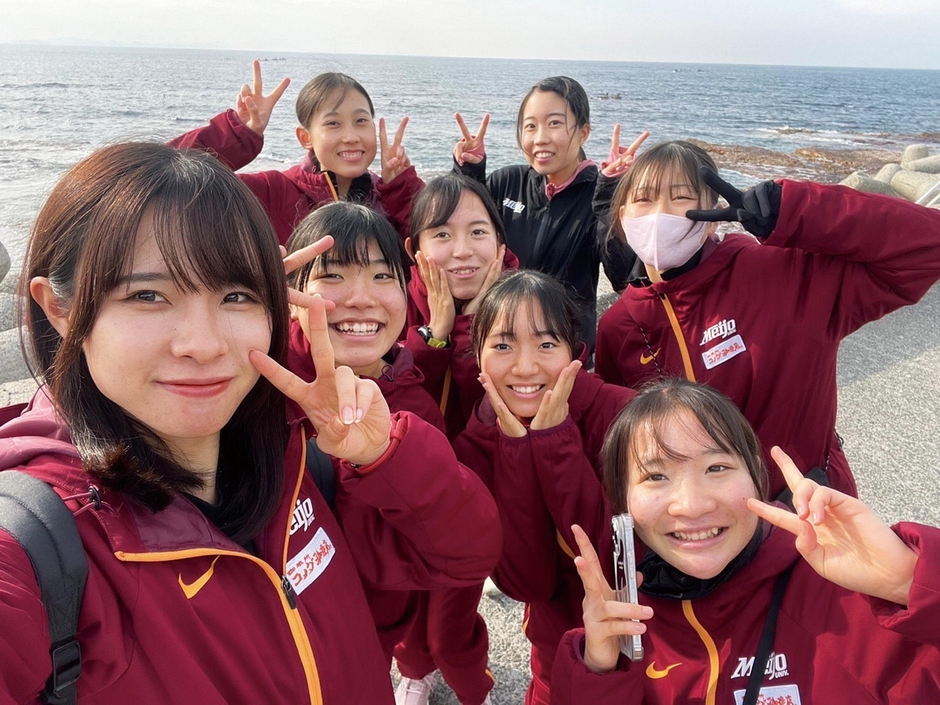 在学中、苦楽を共にし、支え合ってきたメンバーとの1コマ