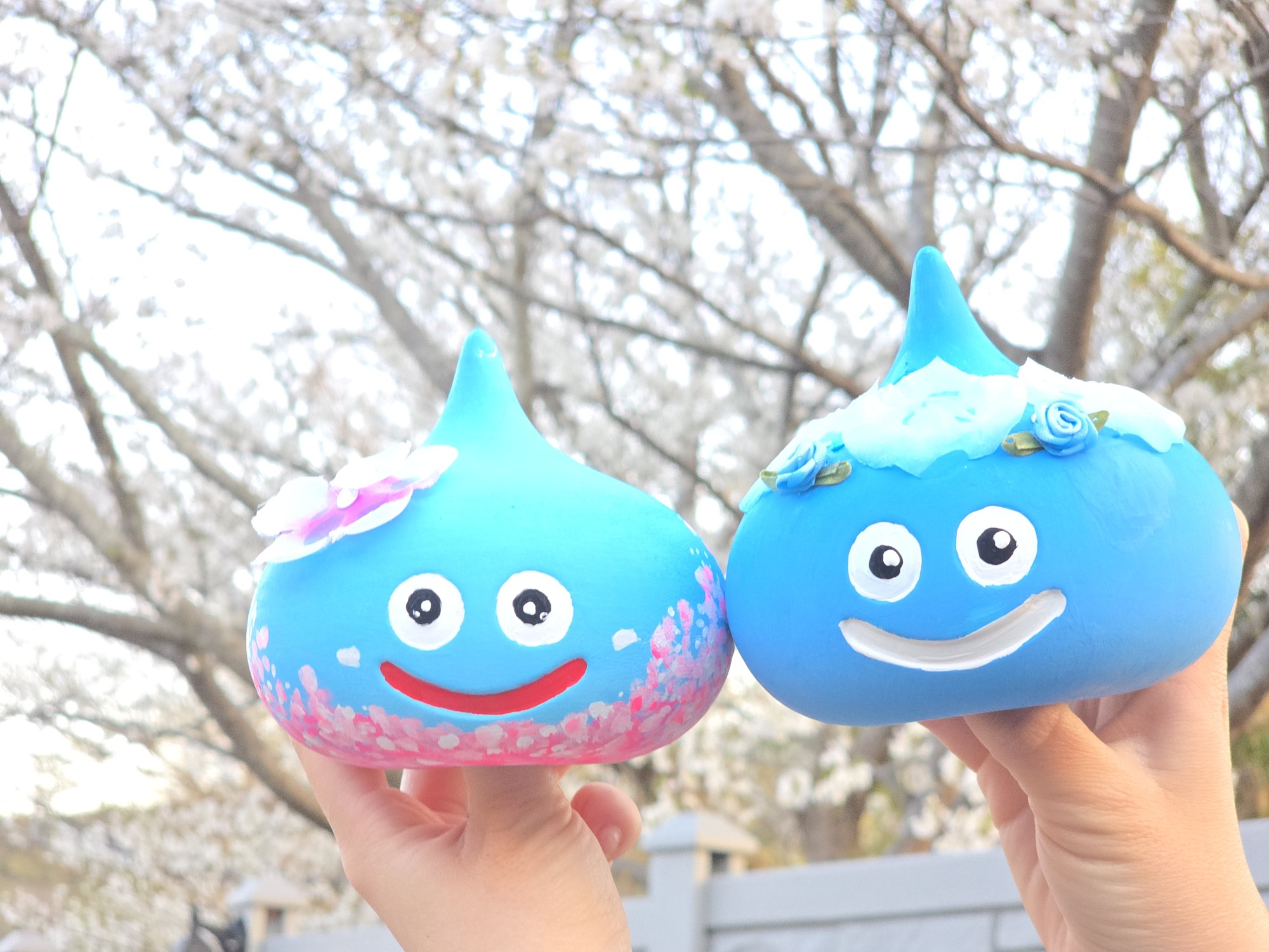 もうすぐ暖かい春が来る！花の島“淡路島”で可愛いクラフト体験を！
ニジゲンノモリ「ドラゴンクエスト アイランド」
スライム＆ドラキー色塗り体験「春限定！彩りフラワークラフト2026」