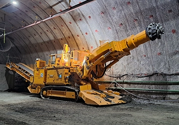 遠隔操作・自動掘削を可能とするAI-ロードヘッダの高度化 -新たな機能を付加した2機種の現場実証-