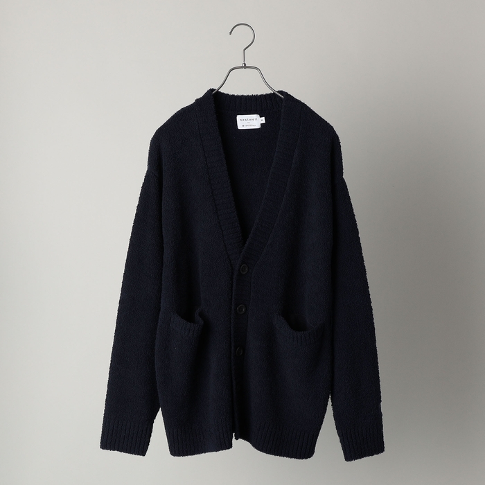 V-NECK CARDIGAN　¥13,970（inc. tax）NAVY