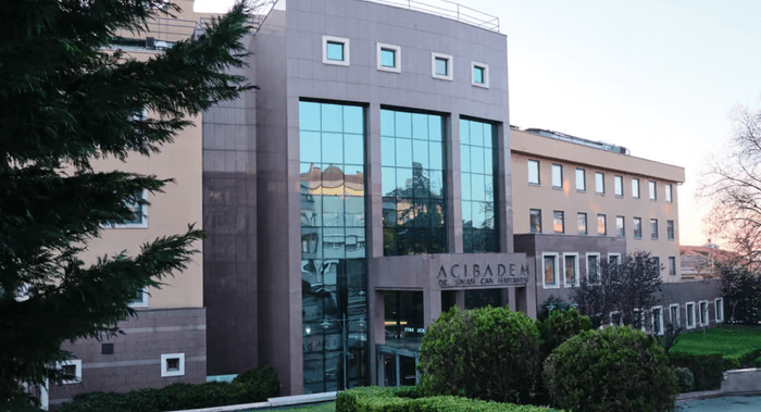 施術実施病院：アチバデム・カドゥキョイ総合病院