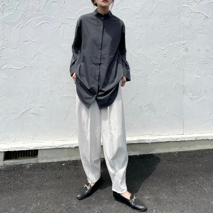 スタンドカラーブラウス/¥8,910(税込)