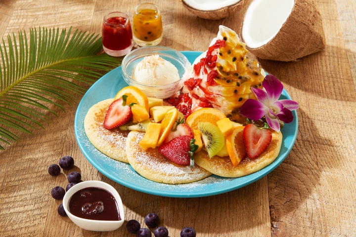 「アイランドパンケーキ アサイー＆トロピカルソース」1,800円(税別)