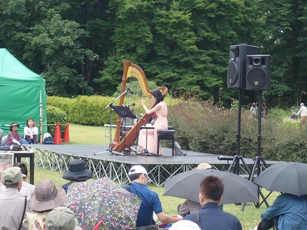 バラコンサートの様子(令和5年5月撮影)