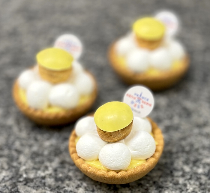 「ブールドゥネージュ北上本店」の「サントノレ ココアナナ」プティガトー 600円