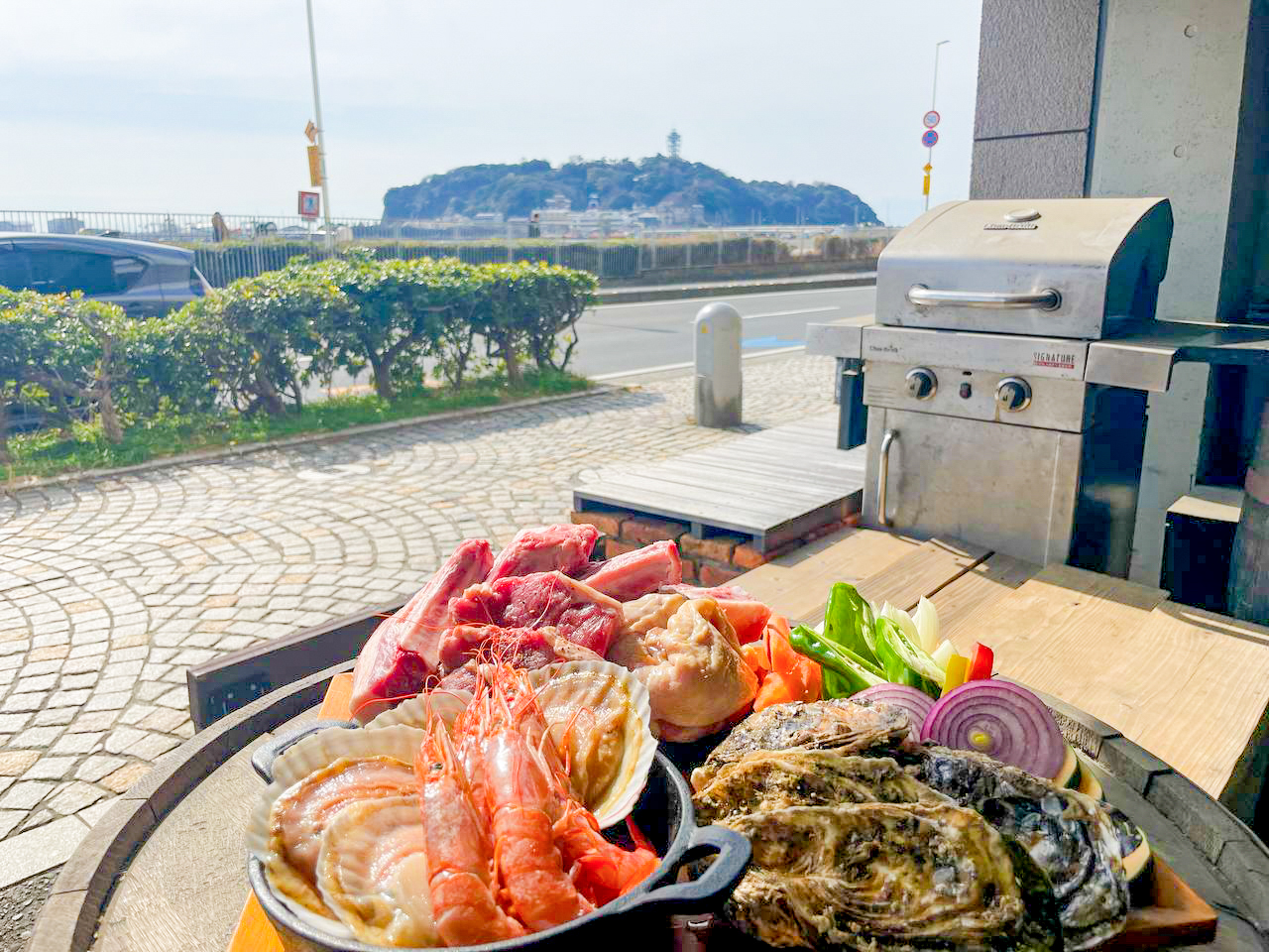 湘南・江ノ島】海まで0分、3つの選べる絶景会場。日本BBQ協会認定