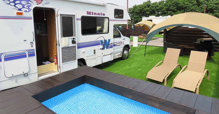 キャンピングカー