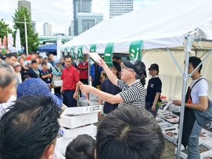 「ざこばの朝市」セリ体験