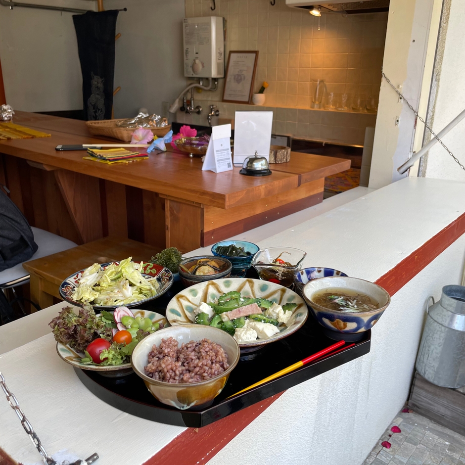 ランチは日替懐石のみのご提供です