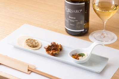 「季節のアミューズ 白ワインセット」2,420円