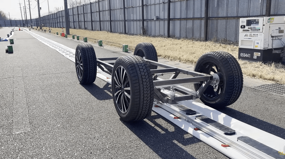 推力台車を下部に組み込んだ搬送車両