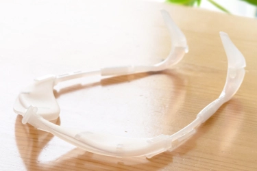 使い捨てマスクの不満を解決する補助具「Maskal」が登場！ 　クラウドファンディングで目標達成率373％達成