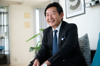 石田純一氏　インタビューの様子
