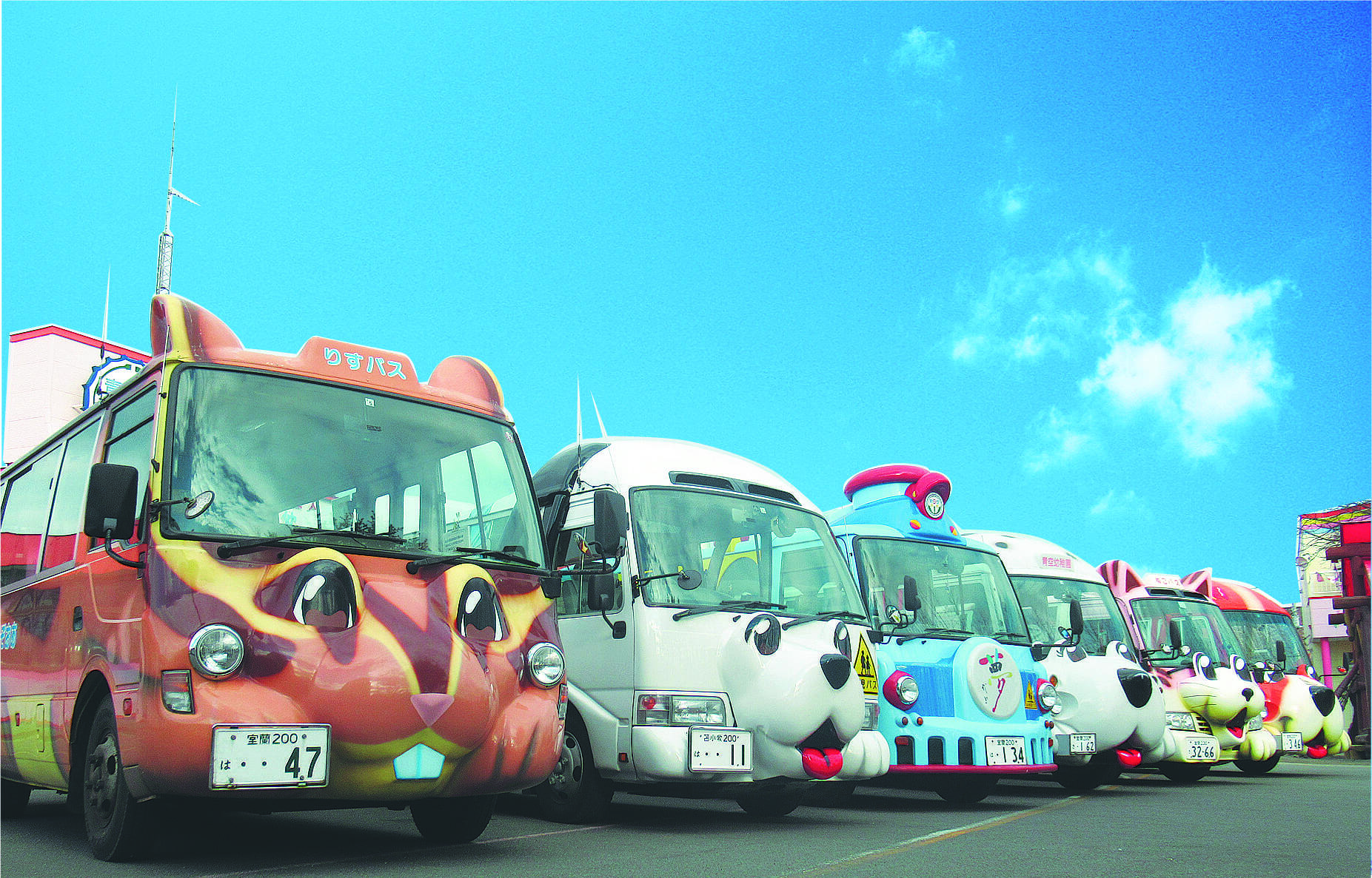 かわいいバスで毎日登園がわくわく!