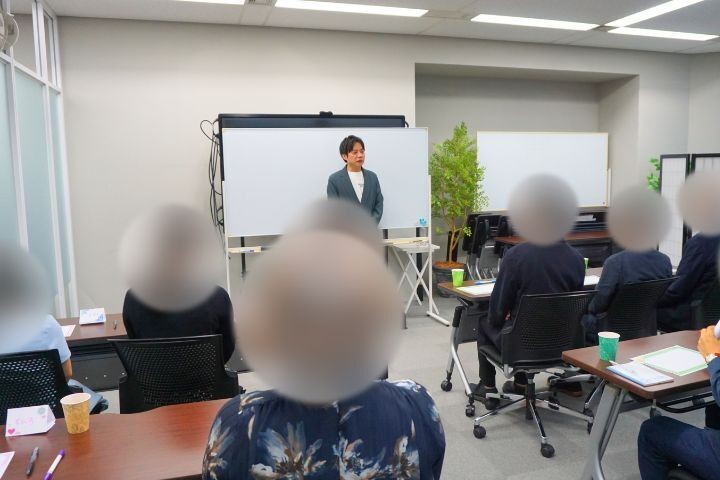 芸人としての経験から生まれた「セカンドポジション」を実践