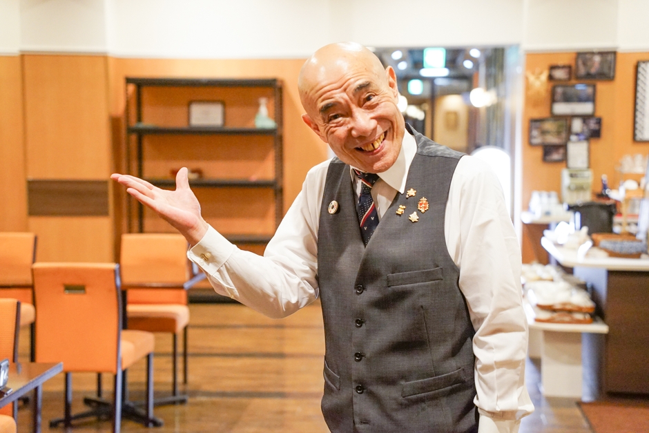 レストランサービススタッフ 吉海哲也