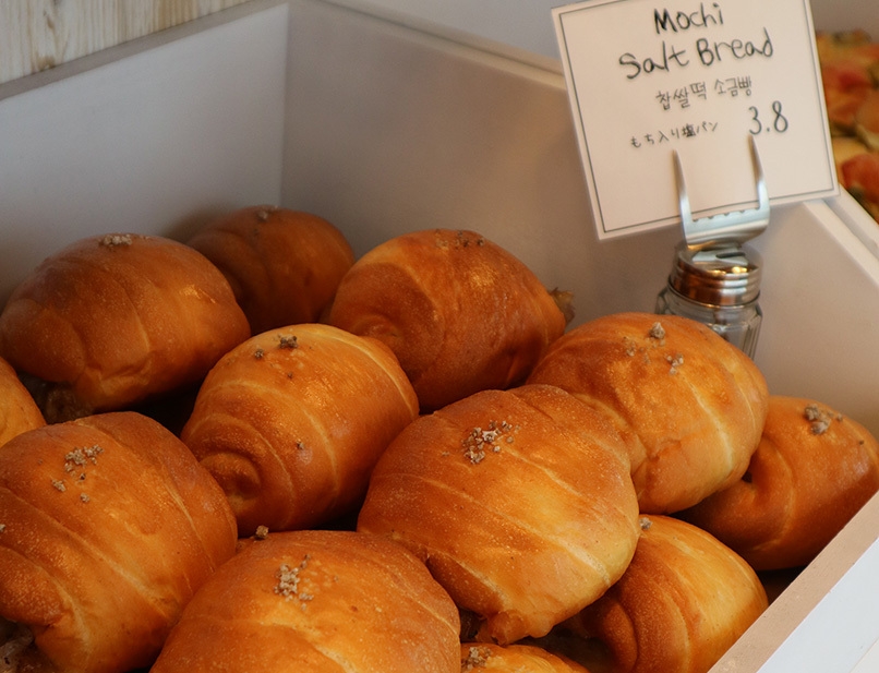 もちパン(380円)
