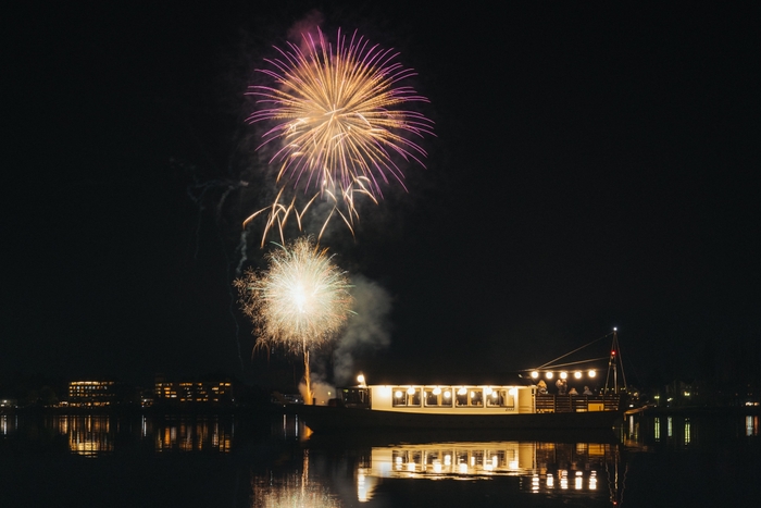 打ち上がる花火