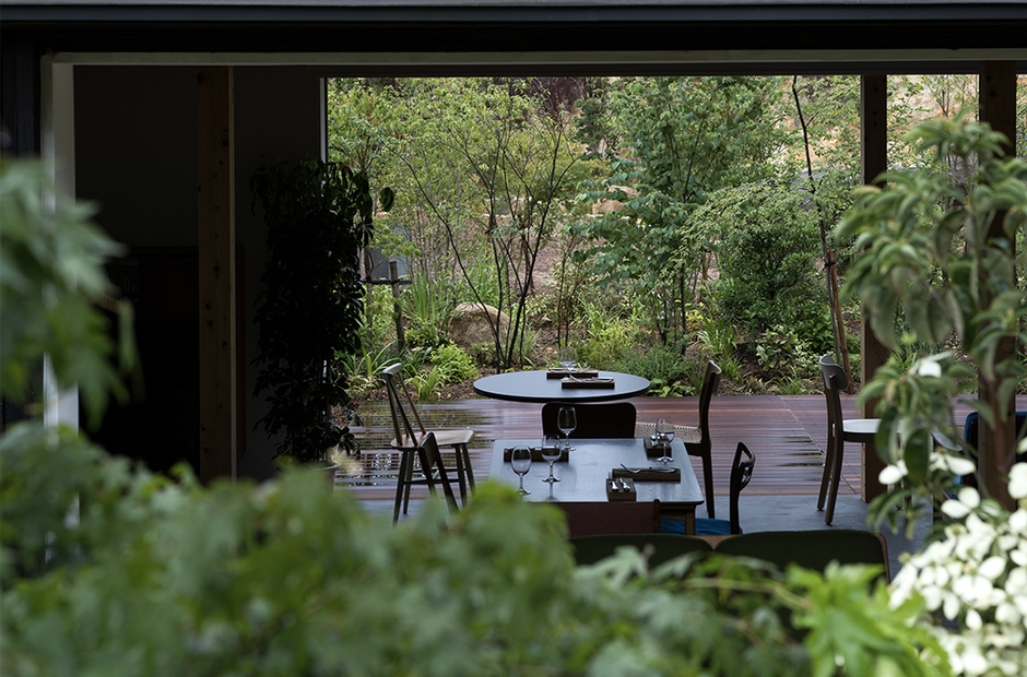 カフェ&ギャラリー カバノ　Photo by Akinobu Kawabe