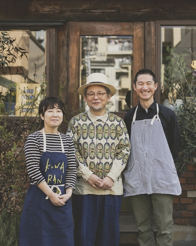 「喫茶 壁と卵」にて