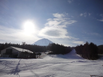 山梨県・富士山麓 ふじてんスノーリゾート 2013年12月5日(木)オープン！～世界遺産の富士山を滑ろう！～