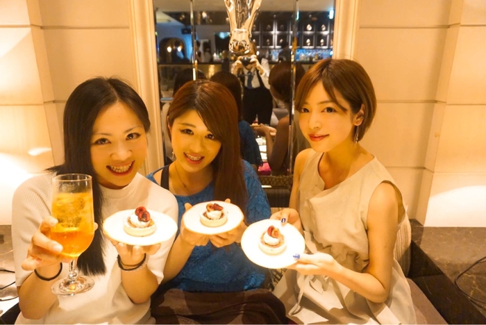 ORIENTAL LOUNGE 20