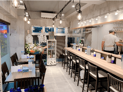 ラーメン屋・麺屋彩音の店内