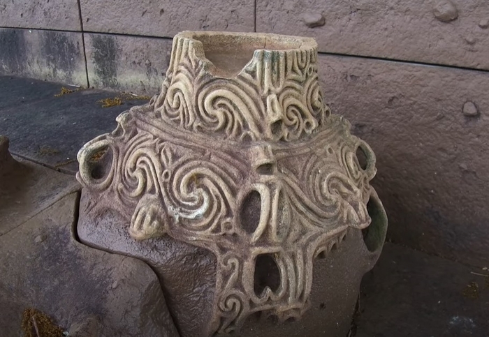 国宝火焔型土器の出土風景
