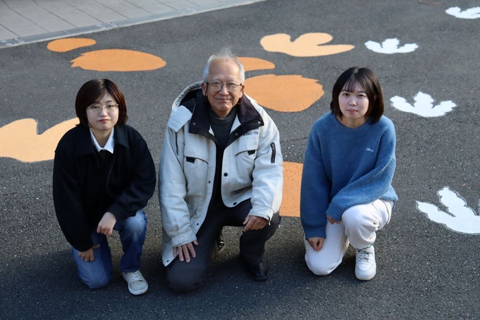 （左から）窪井さん、石垣館長、齋藤さん