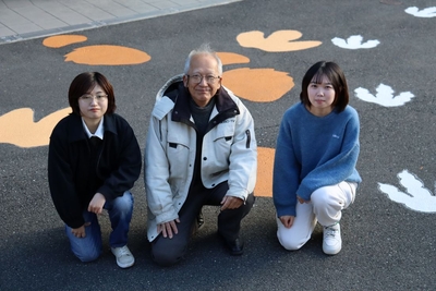 (左から)窪井さん、石垣館長、齋藤さん