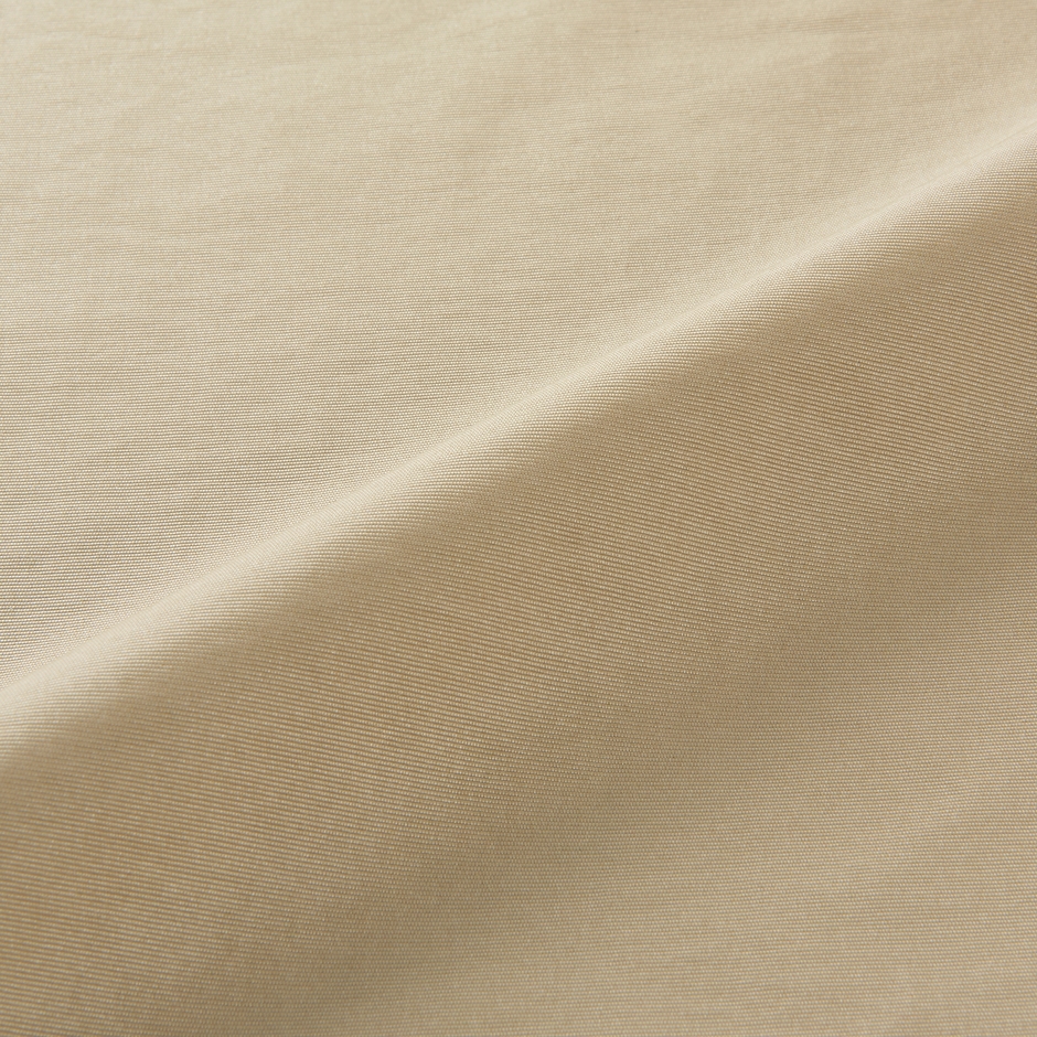 スモーキー・ベージュ