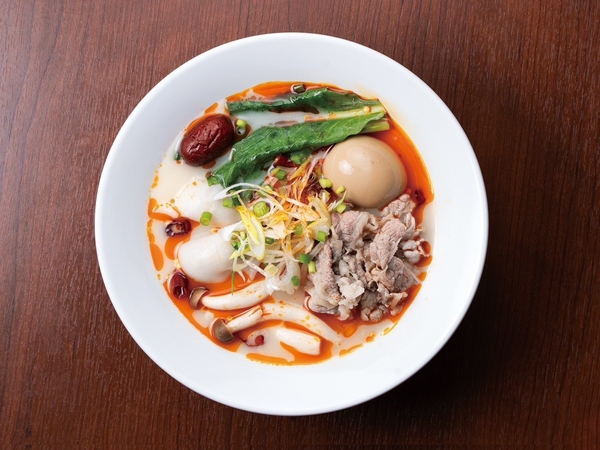 麻辣湯人気の具材セット｜1,180円（税込）【牛肉・水餃子・味玉・肉団子・キノコ類・ほうれん草】