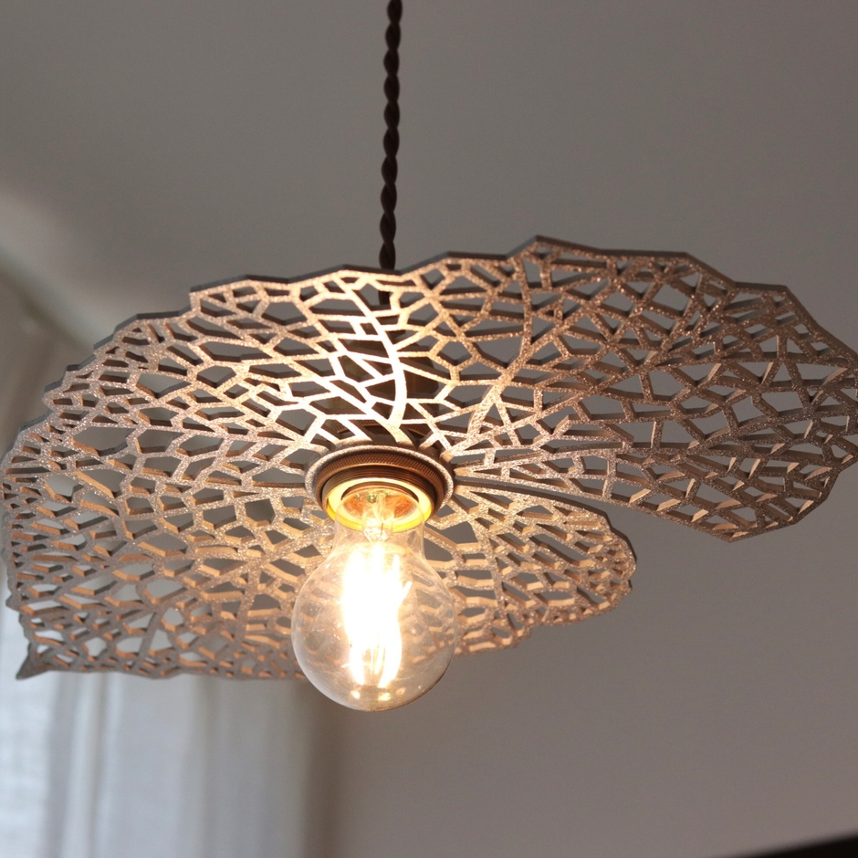 錫のペンダントライト　葉1