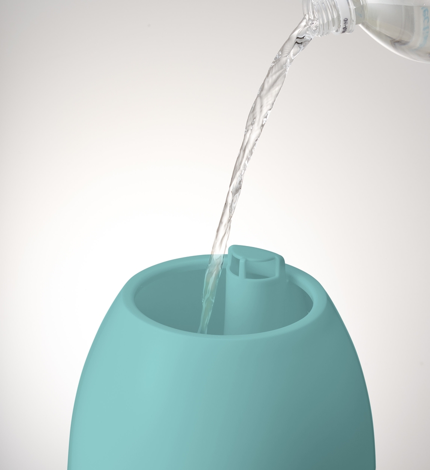 上からカンタン給水らくらくアロマオイルも直接入れられる