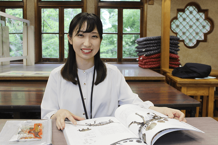 「生徒たちには実感のともなう理解が大切」と話す石井さん(三田学園中学・高校で)