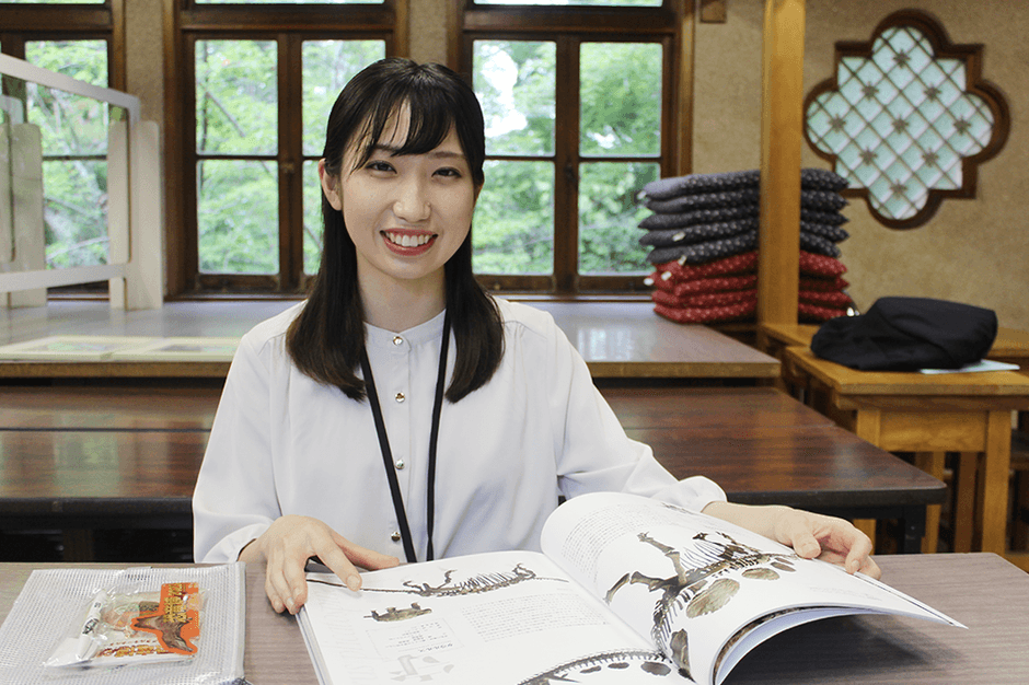 「生徒たちには実感のともなう理解が大切」と話す石井さん(三田学園中学・高校で)