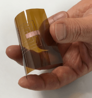 さらに柔軟性を持つ素材への応用と小型化を目指す
