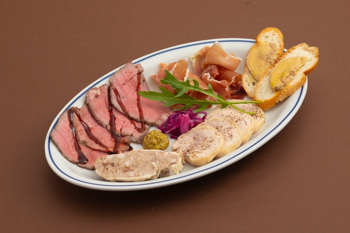 本日のシャルキュトリー盛り合わせ ¥2,300(税込)