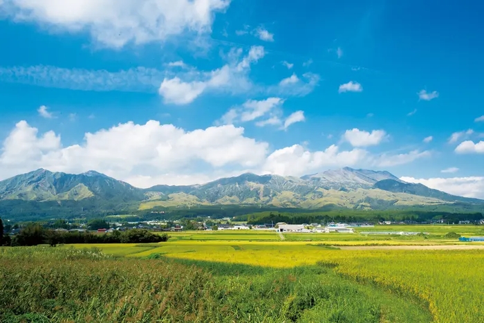 宿坊 了廣寺（熊本）から望む阿蘇山の大パノラマ