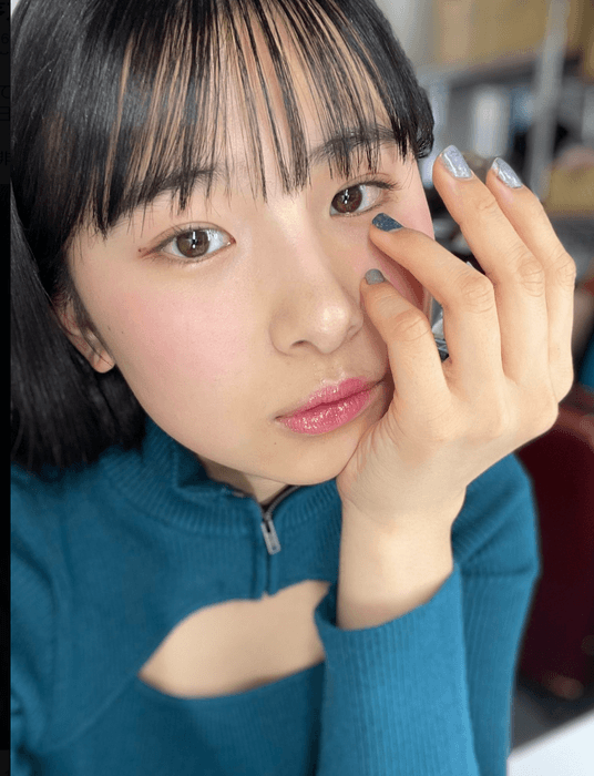 茅乃碧依(かやのあおい)