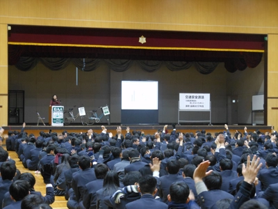 ＜自転車の安全利用促進委員会レポート＞ 冬休みも安全な自転車利用で事故ゼロ目指す！ 千葉県立千葉工業高等学校・千葉県立船橋法典高等学校にて 『自転車の交通安全教室』を開催しました。