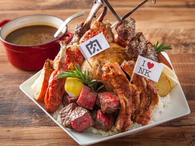 総重量2.9キロ!肉盛りペンタゴンカレー