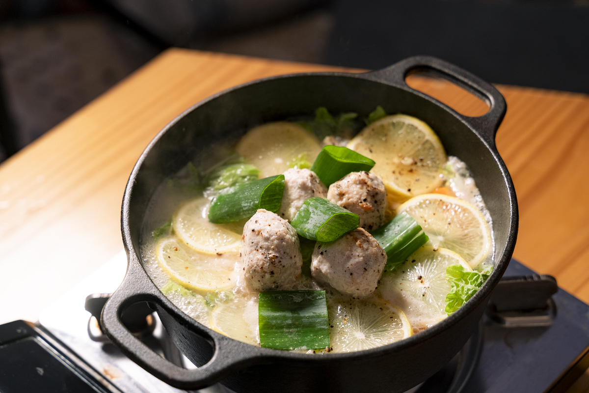 ツリーハウスのある森カフェ 椿森コムナ グランピングテントで楽しめるあったか鍋新登場!