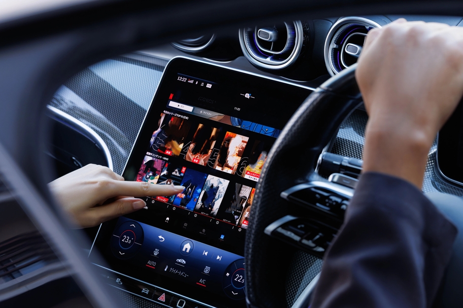 距離ドライブも退屈知らず、動画も音楽も思う存分楽しめます。