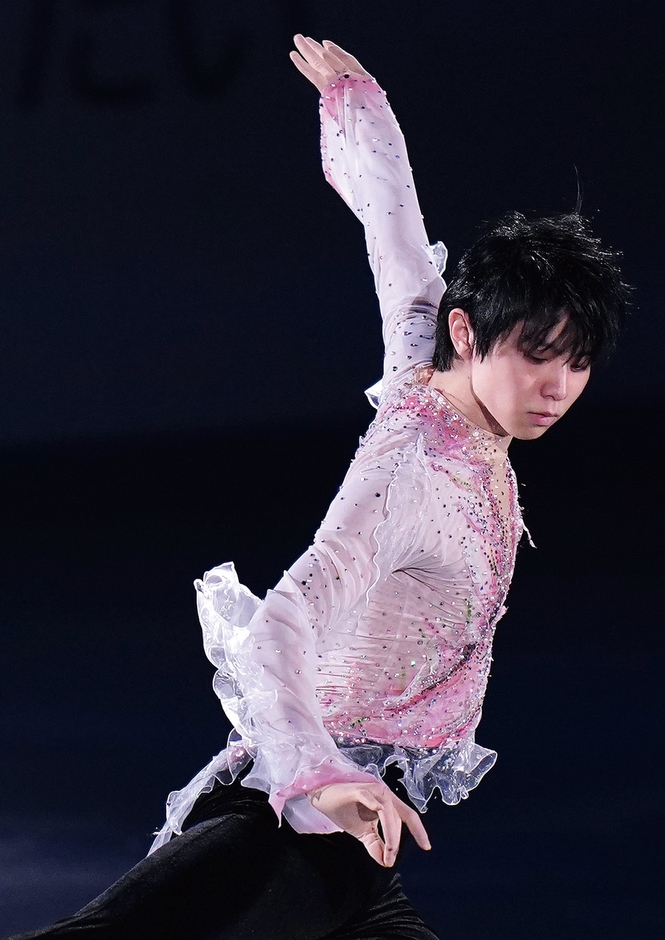 羽生結弦写真集2020～21「YUZU'LL BE BACK Ⅲ」 | 株式会社スポーツ
