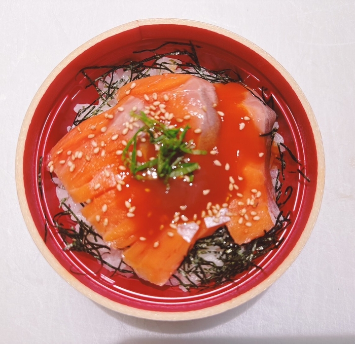 「いくら醤油漬け銀鮭丼」